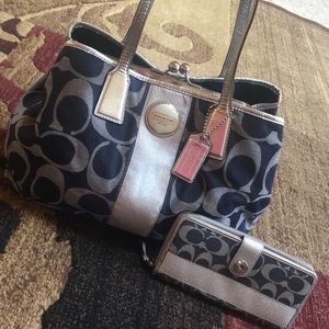 COACH purse and matching wallet! 100% authentic!!